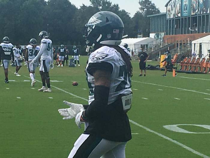 Eagles CB Avonte Maddox working at practice